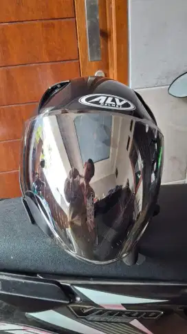 Helm AlV Ultron Pro
