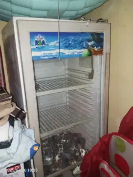 Jual aja Lemari pendingin/Kulkas untuk jualan warung
