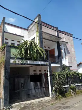 Rumah Komplek Veledrome 7 Menit Alun-Alum Cimahi 4 Kamar Tidur Jarang