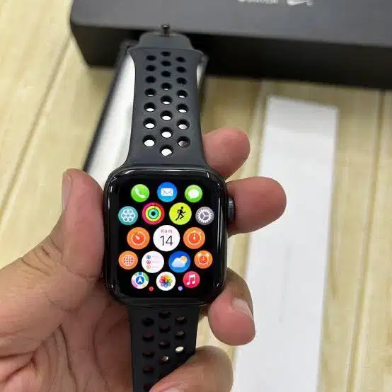 Iwatch 4 44mm nike series