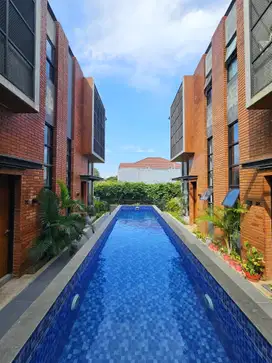 Cuma 4 Man - Rumah Kemang Selatan Dijual. Furnsihed Baru + Pool. NEGO