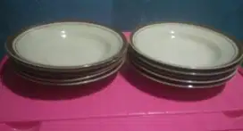 Piring keramik coklat