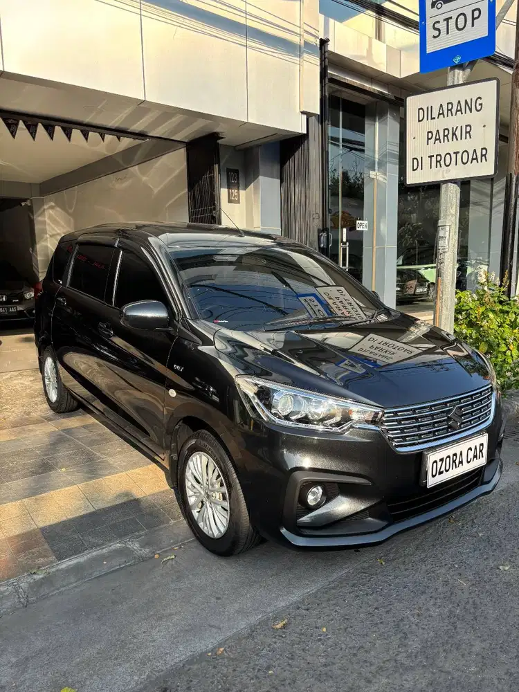 Suzuki Ertiga GL 4X2 AT (pajak on juni 2026 , low km)