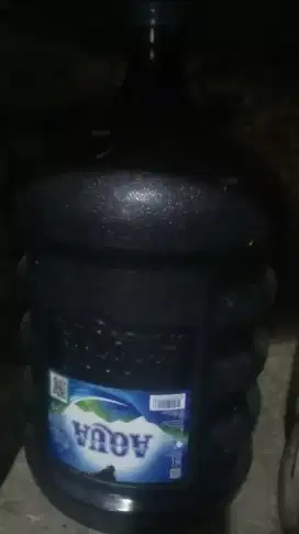 Aqua galon kosong
