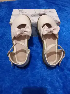 Sepatu pesta anak cewek