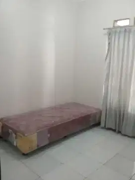 Dijual Rumah Sedang Tersewa Semi Furnish Di Komplek Permata Buah Batu
