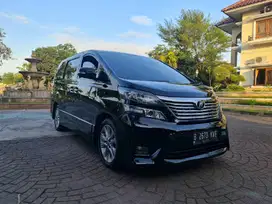 Toyota Vellfire 2.4 V Automatic 2010