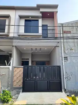 Di Jual Rumah  Super Brand New Cipondoh Makmur