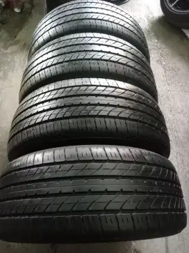 Ban copotan Alphard 235 50 R18