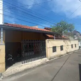 Dijual rumah di komplek Ciwastra dekat ke Toll Buahbatu