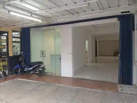 Ruang usaha di sewakan di jalan utama antapani
siap berbisnis