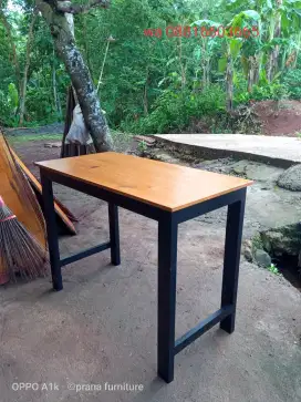 Meja cafe dan warung