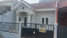 Di Jual rumah di Harapan Indah deket sekolah saint john