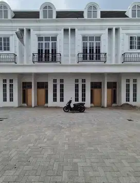 TOWNHOUSE KOMPLEK SUNRISE RESIDENCE MEDAN DAERAH KRAKATAU