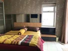 Sewa 3BR lantai Rendah Full Furnish Apartemen Mediterania Garden 2