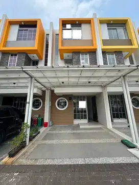 Rumah 3 Lantai Pik 2 Ukuran 4,5x10 Harga 1,55 M Bagus