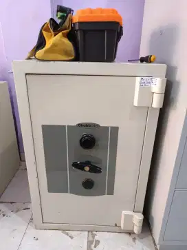 Brankas chubb safes seken