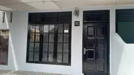 DISEWAKAN 2 PINTU RUMAH