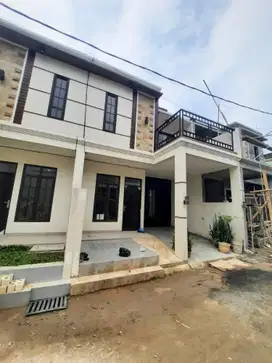 Rumah siap huni 2 lantai dekat tol cisalak bebas banjir
