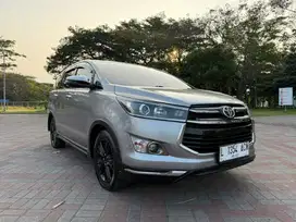 TOYOTA INNOVA VENTURER 2.4 DIESEL MATIC 2017 DP MINIM