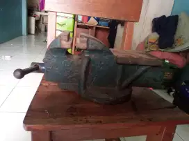 Ragum besar ragum besar