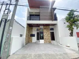 RUMAH 2 LANTAI, SIAP HUNI DEKAT JALAN KALIURANG KM 7