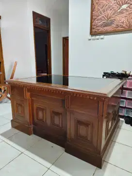 Meja Kerja Antik Kayu Jati + Kaca | Klasik Elegan | 150x110x75 cm