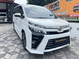 Toyota Voxy 2.0 Matic Tahun 2018