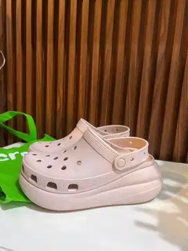 PRELOVED Sandal Crocs Size 37-38