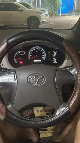 Innova Diesel AT 2014, Low Km