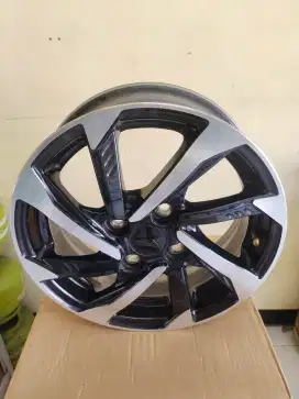 Velg Original Daihatsu Sigra R Deluxe Ring 14 PCD 4x100