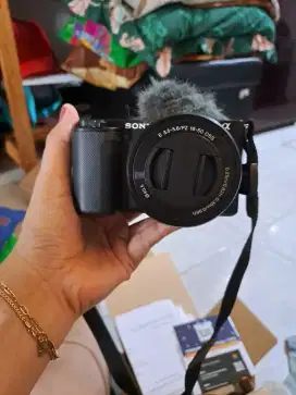 Sony Alpha ZV-E10 Kit 16-50mm Mirrorless Camera - ZVE10