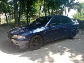 Peminat mitsubishi Lancer 1.6 SEi manual thn 2001