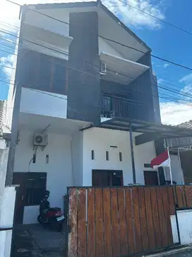 Dijual Rumah 2 Lantai di Banguntapan