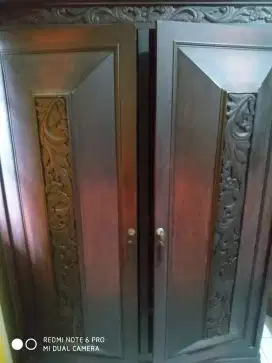 Jual lemari kayu jati antik