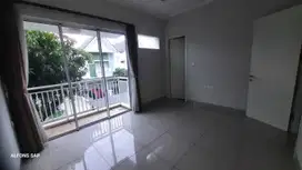 DISEWAKAN RUMAH STRATEGIS SIAP HUNI DI ARCAMANIK BANDUNG