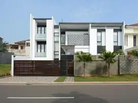 Rumah cakep dengan kolam renang dan furnish di scnd bolvrd Kota Wisata