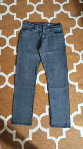 Celana jeans levis