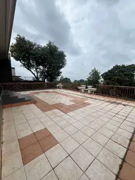Turun Harga!! Rumah Luas Lux Plus Kolam Renang di Antapani Bandung