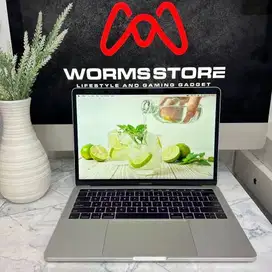 MacBook Pro 13 inch 2019 Touchbar core i5 8/256GB