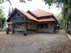 Dijual tanah dan bangunan ex rumah makan