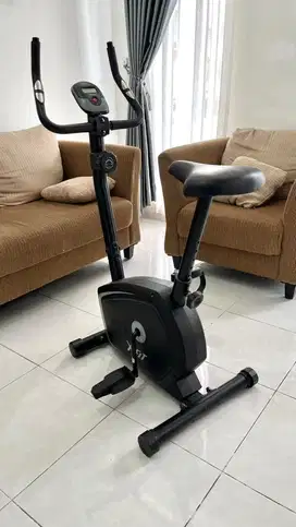 sepeda statis merk X Fit