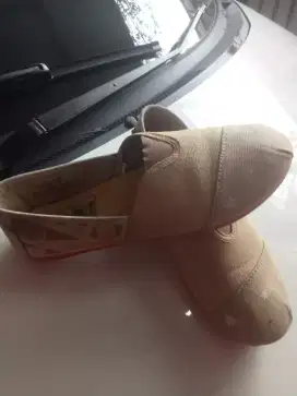 Wakai slip on size 40