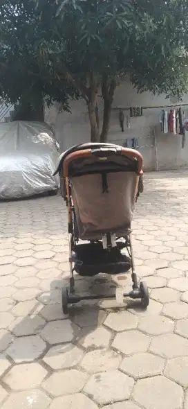 Stroller merk Babydoes