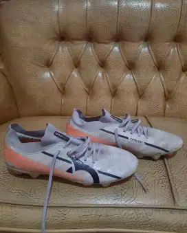 Sepatu bola Ortuseight