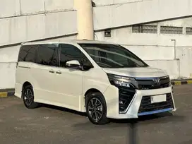 Jual Cepat : 2020 Toyota Voxy 2.0 AT Putih Service Record Dp 22jt