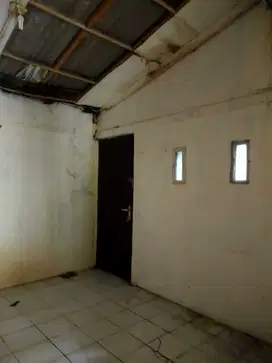 Dijual Rumah murah hitung tanah saja di duta harapan samping summareco
