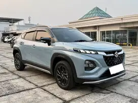 SUZUKI FRONX SGX HYBRID TWO TONE AT 2025 Bensin