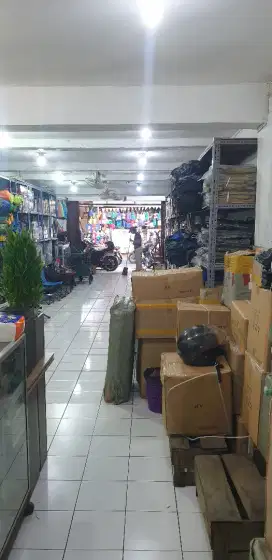 Ruko di pusat niaga Pasar Pagi Asemka