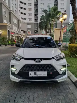 14RB KM 2022 Raize GR Sport One Tone AT Putih Istimewa Jarang Pakai